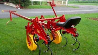 #1 RH - Cultivator row crop 1 row horse drawn with shields